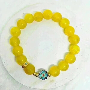 Yellow Agate Bracelet With a Blue Flower